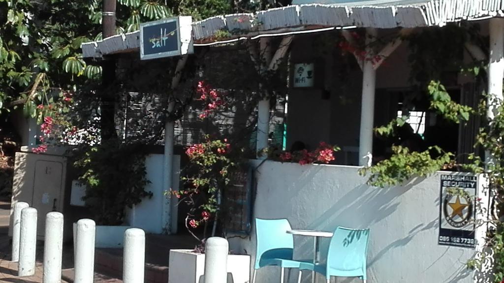 Mahogany House - Solar Powered Villa Ballito Buitenkant foto