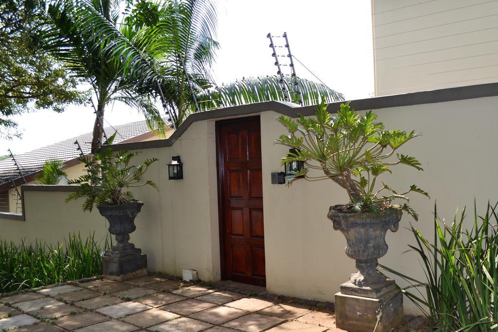 Mahogany House - Solar Powered Villa Ballito Buitenkant foto