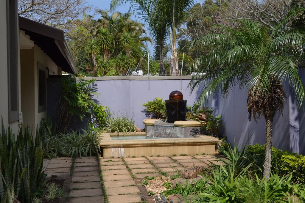 Mahogany House - Solar Powered Villa Ballito Buitenkant foto