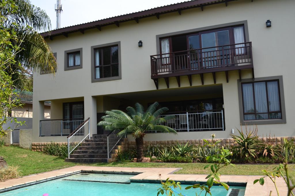 Mahogany House - Solar Powered Villa Ballito Buitenkant foto